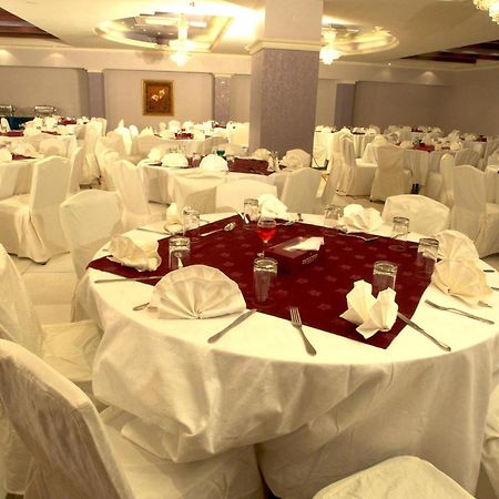 Safeer Plaza Hotel Muscat Exteriör bild