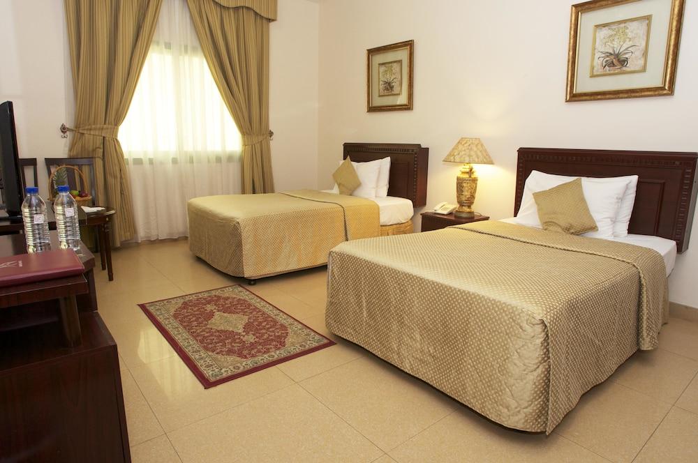 Safeer Plaza Hotel Muscat Exteriör bild