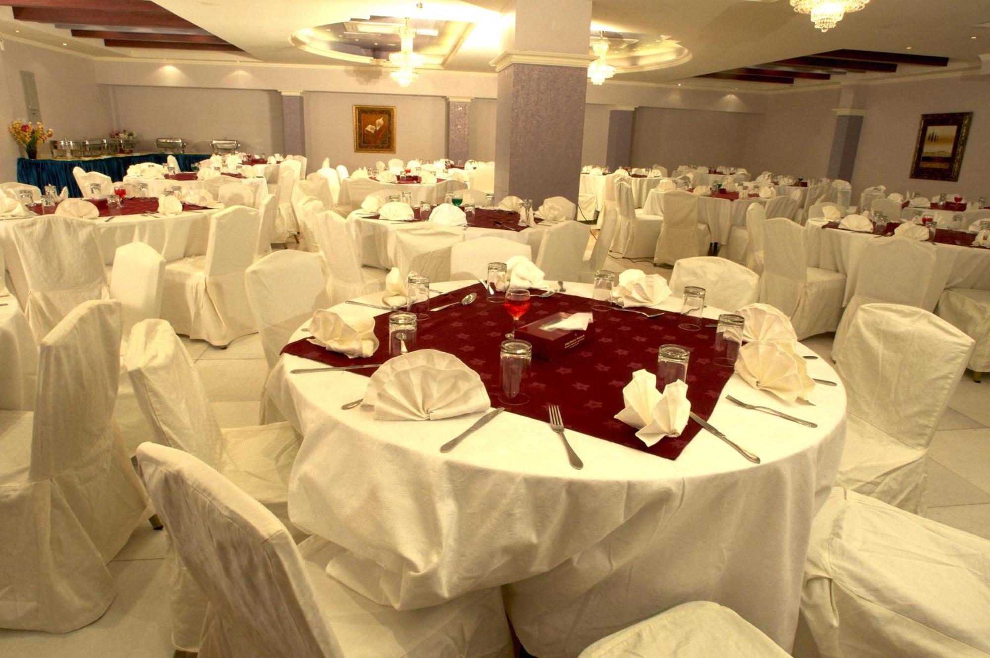 Safeer Plaza Hotel Muscat Exteriör bild
