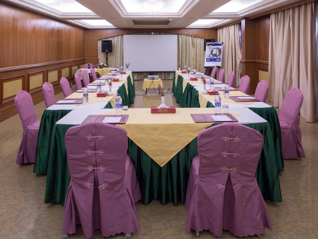 Safeer Plaza Hotel Muscat Exteriör bild