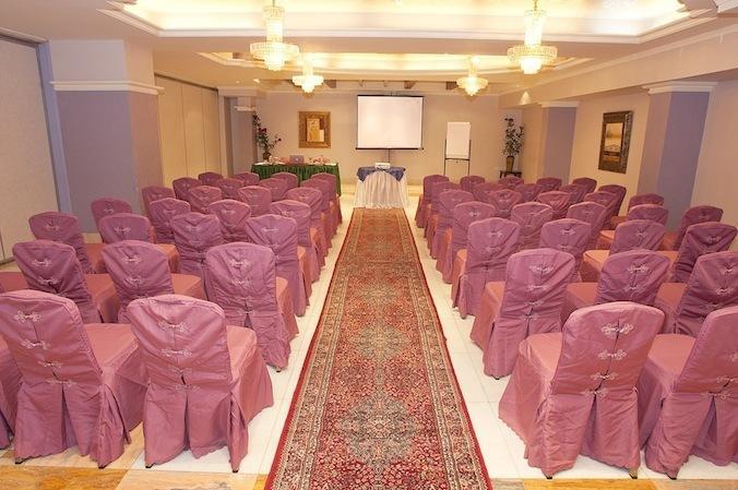 Safeer Plaza Hotel Muscat Exteriör bild