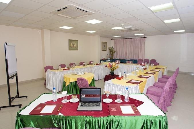 Safeer Plaza Hotel Muscat Exteriör bild